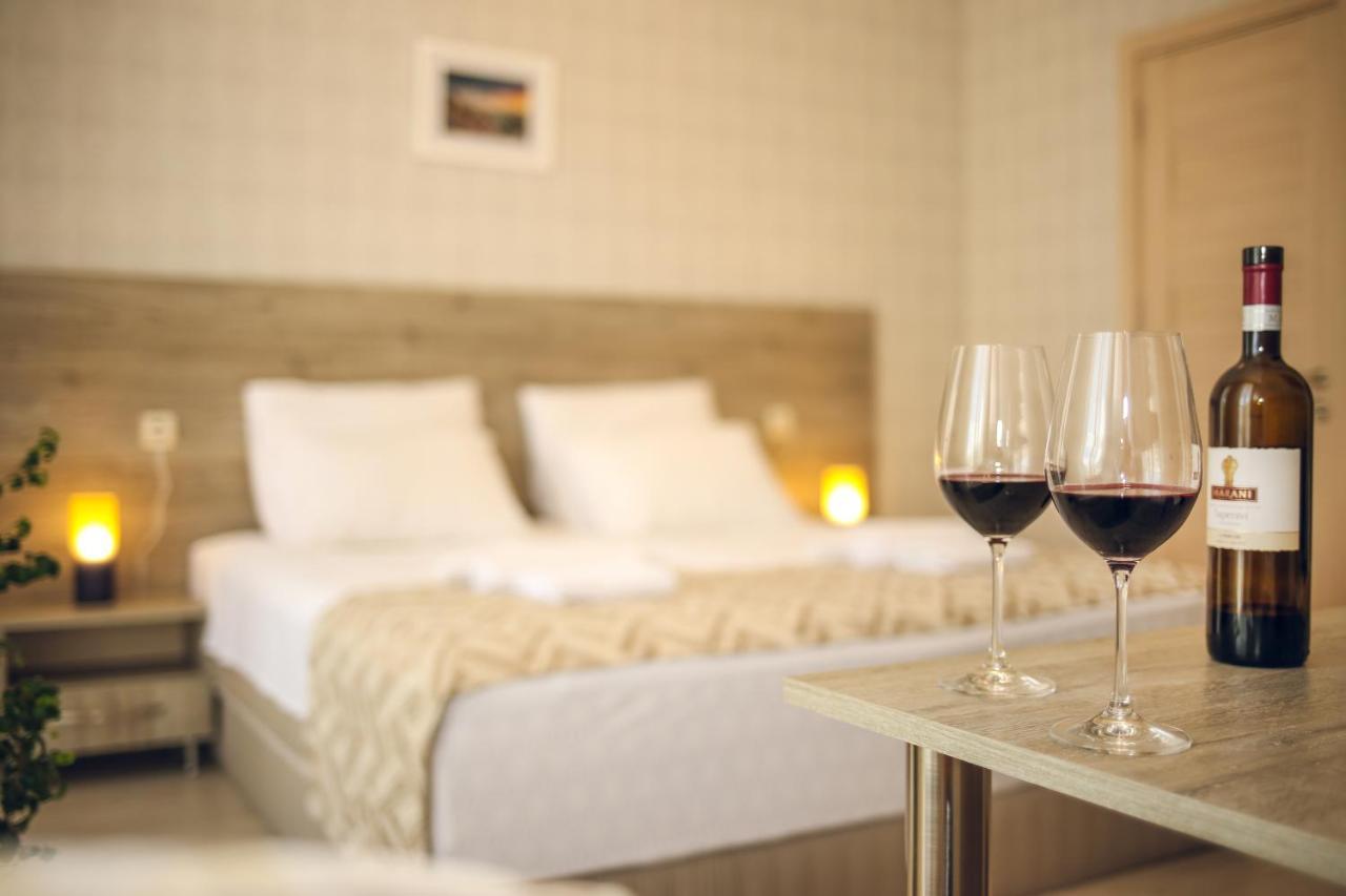 Hotel Kera Tbilisi ภายนอก รูปภาพ
